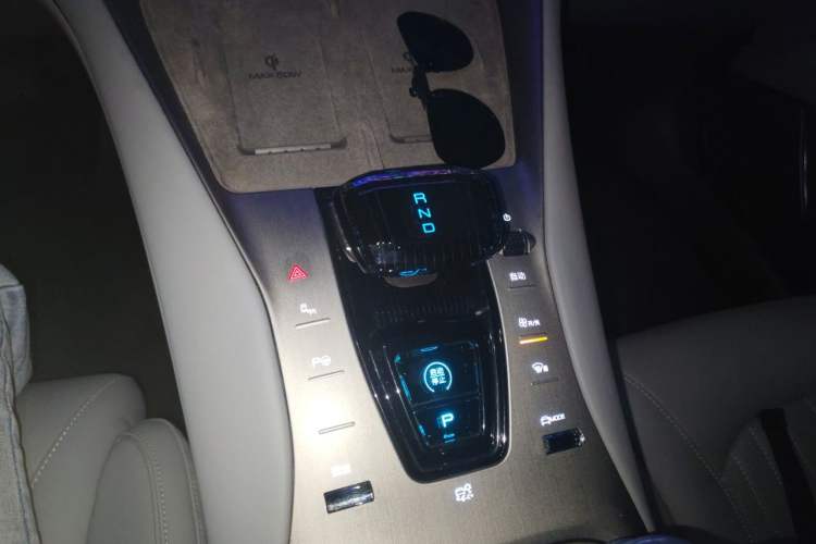 Used Denza N7 2023 Long-Range Performance Edition Gear Lever