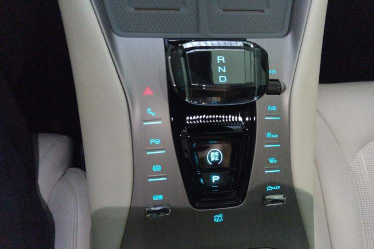 Used Denza N7 2023 with Ultra-Long Range Gear Lever