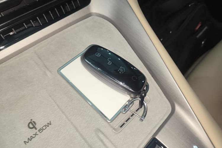 Used Denza N7 2023 Long-Range Performance Edition Interior 1