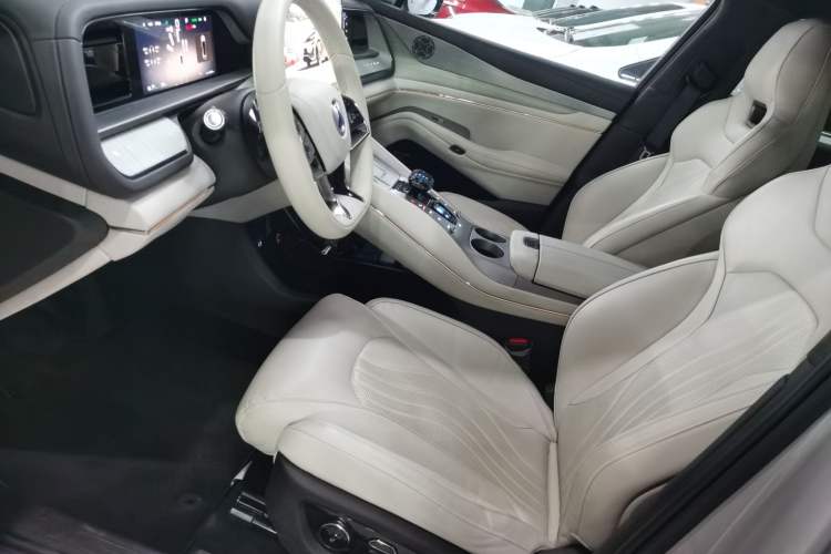 Used Denza N7 2023 Long-Range Performance Max Edition Left Front Seat