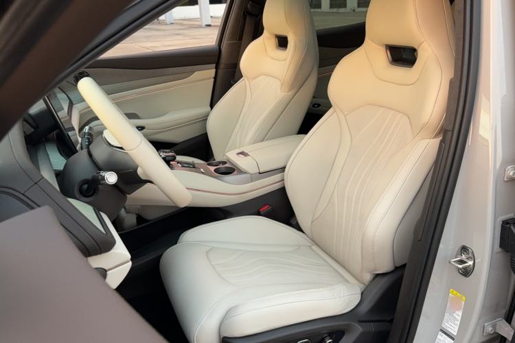 Used Denza N7 2023 with Ultra-Long Range Left Front Seat
