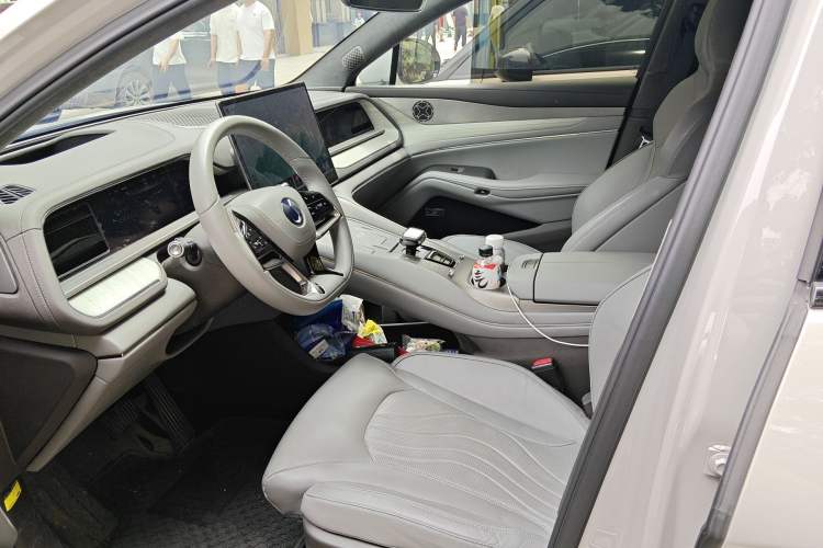 Used Denza N7 2023 with Ultra-Long Range Left Front Seat