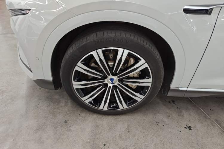Used Denza N7 2023 Long-Range Performance Edition Left Front Wheel Hub