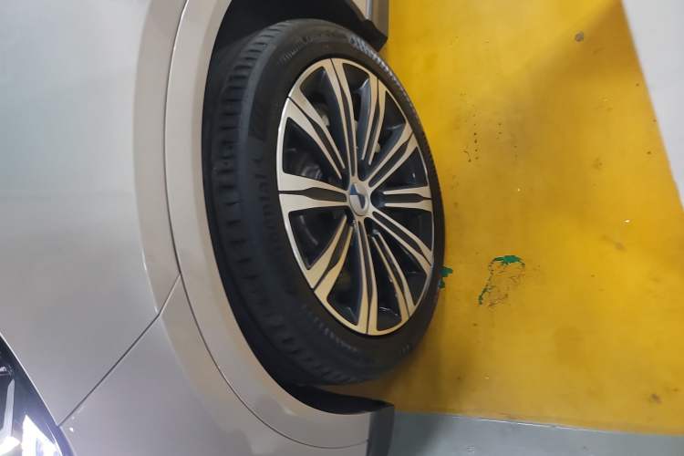 Used Denza N7 2023 Long-Range Performance Max Edition Left Front Wheel Hub