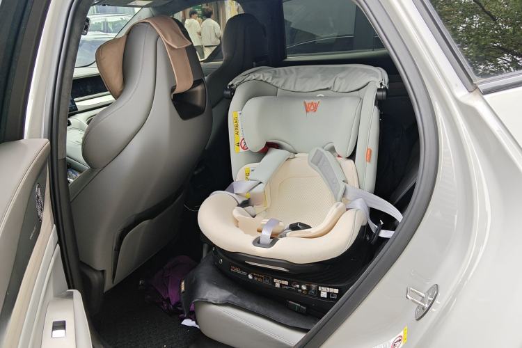 Used Denza N7 2023 with Ultra-Long Range Left Rear Seat