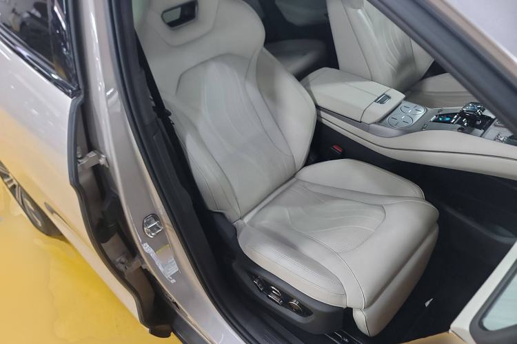 Used Denza N7 2023 Long-Range Performance Max Edition Right Front Seat