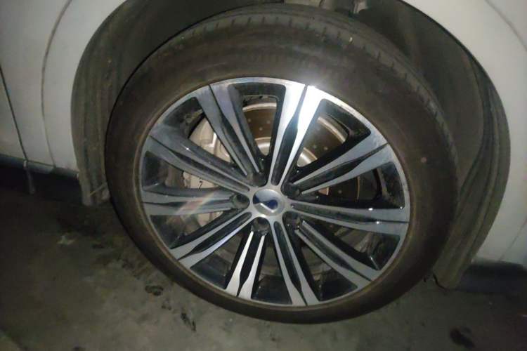 Used Denza N7 2023 Long-Range Performance Edition Right Front Wheel Hub