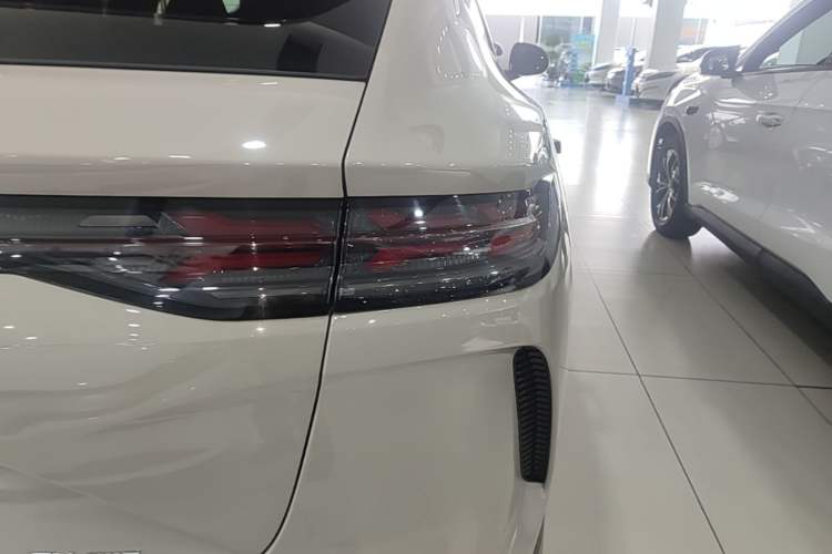 Used Denza N7 2023 Long-Range Performance Edition Right Rear Taillight