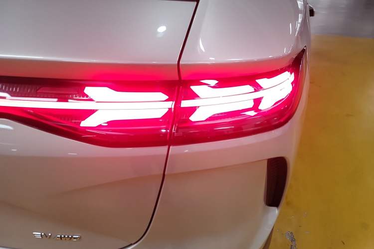 Used Denza N7 2023 Long-Range Performance Max Edition Right Rear Taillight