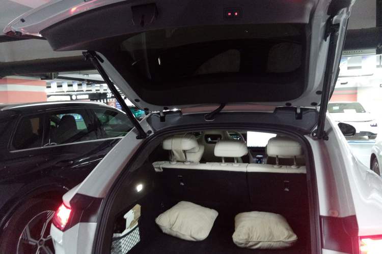 Used Denza N7 2023 with Ultra-Long Range Trunk