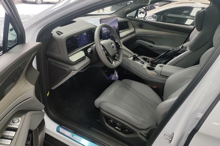 Used Denza N7 2023 Long-Range Performance Edition Driver Seat