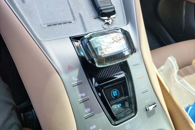 Used Denza N7 2023 Long-Range Performance Edition Gear Lever