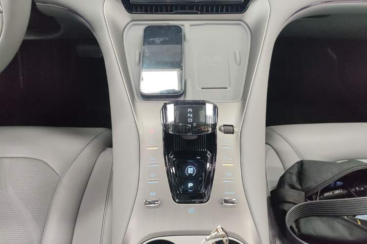 Used Denza N7 2023 Long-Range Performance Edition Gear Lever