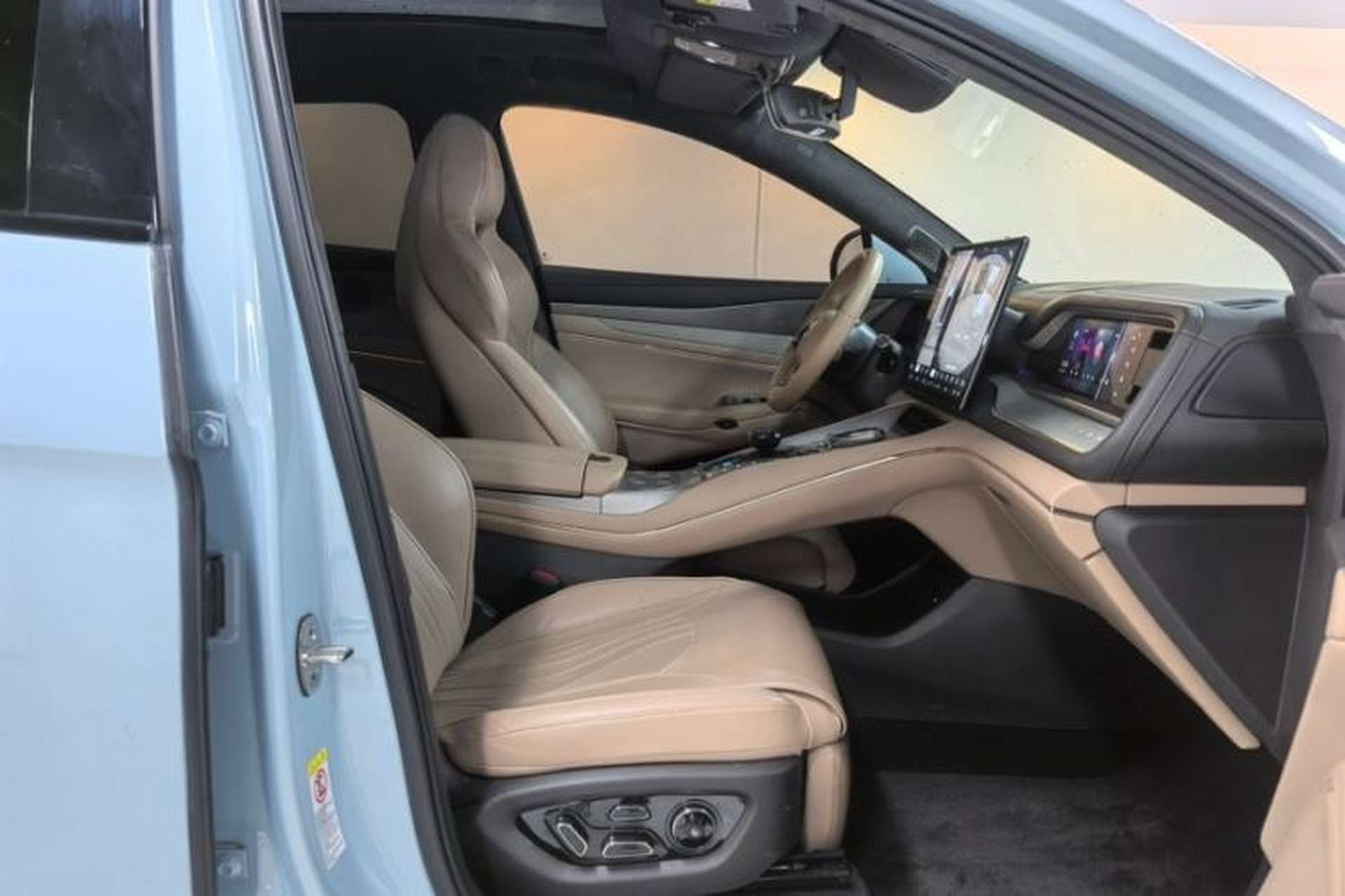 Used Denza N7 2023 with Ultra-Long Range Interior 5