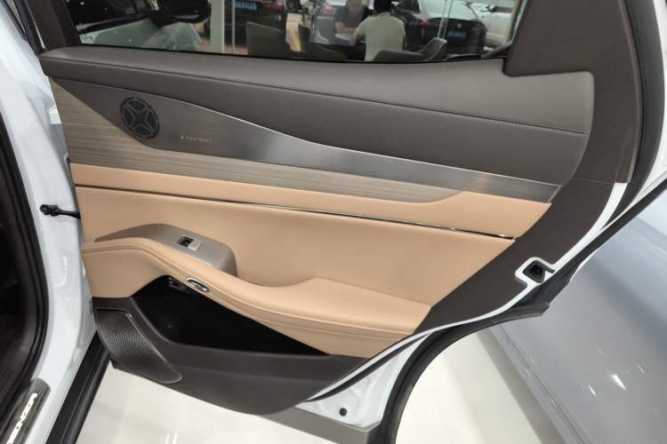 Used Denza N7 2023 Long-Range Performance Max Edition Interior 6
