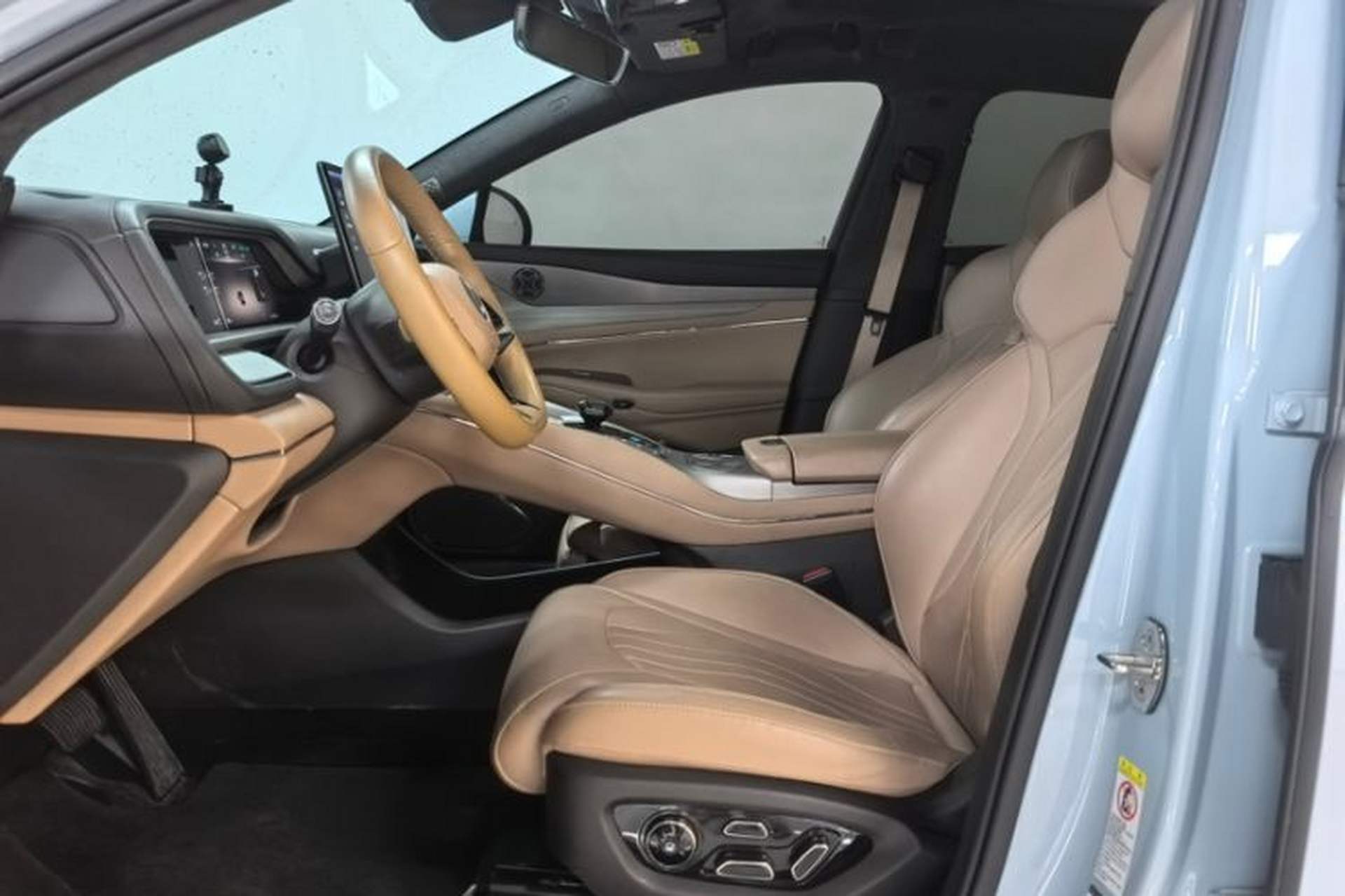 Used Denza N7 2023 with Ultra-Long Range Interior 8