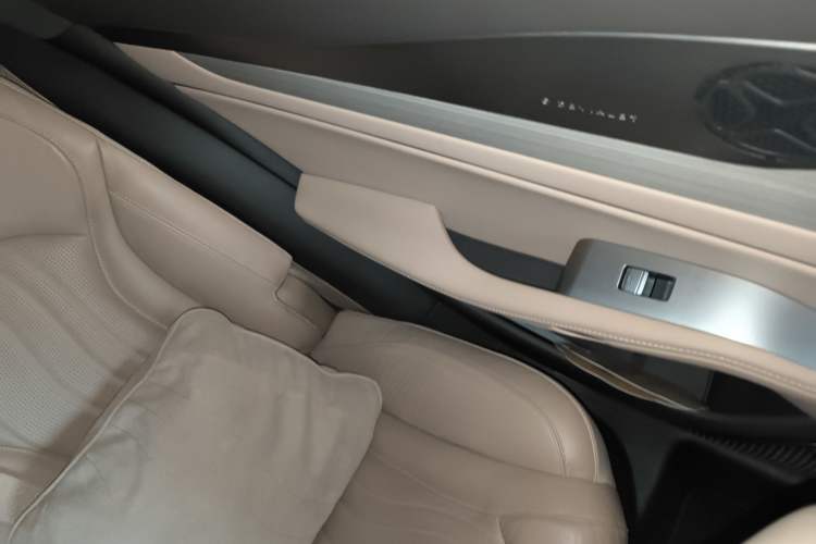 Used Denza N7 2023 Long-Range Performance Max Edition Interior 8