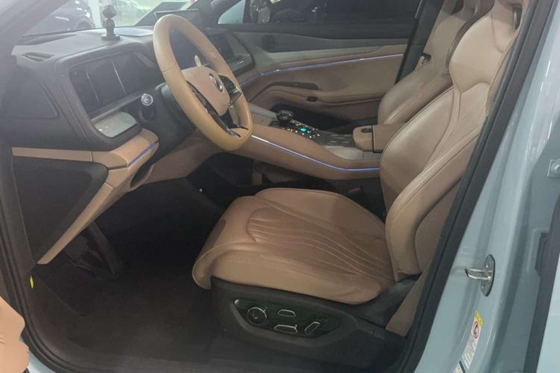 Used Denza N7 2023 with Ultra-Long Range Left Front Seat