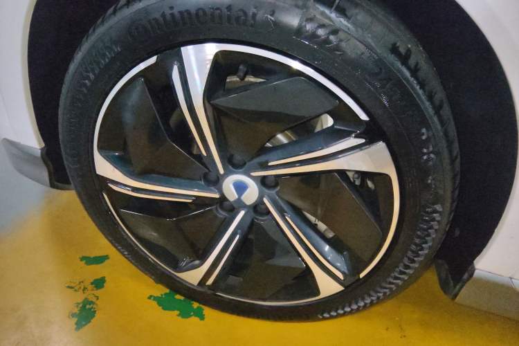 Used Denza N7 2023 Long-Range Performance Edition Left Front Wheel Hub