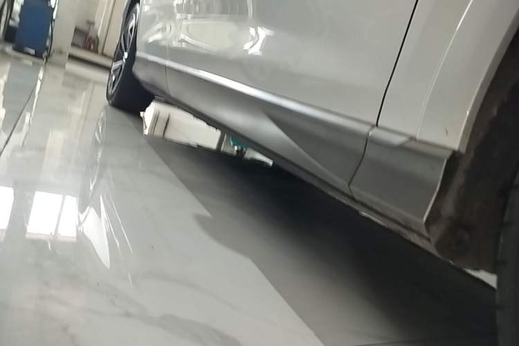 Used Denza N7 2023 Long-Range Performance Edition Right Side Sill
