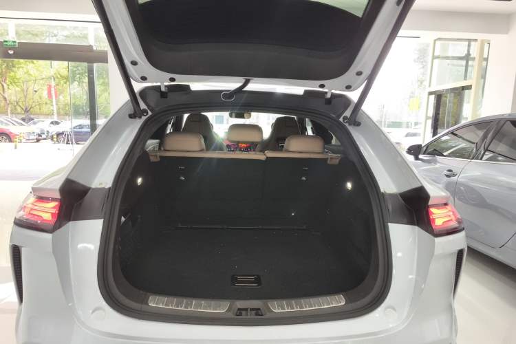 Used Denza N7 2023 Long-Range Performance Max Edition Trunk
