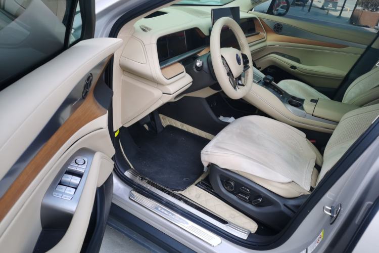 Used Denza N7 2023 with Ultra-Long Range Driver Seat