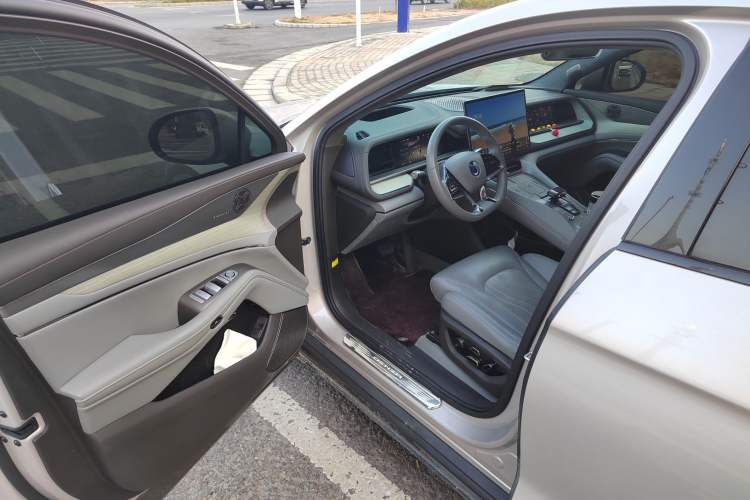 Used Denza N7 2023 Long-Range Performance Max Edition Driver Seat