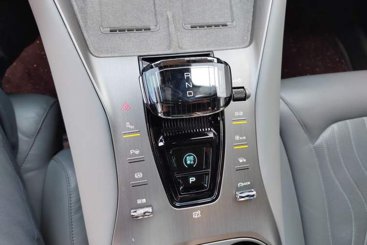 Used Denza N7 2023 Long-Range Performance Max Edition Gear Lever