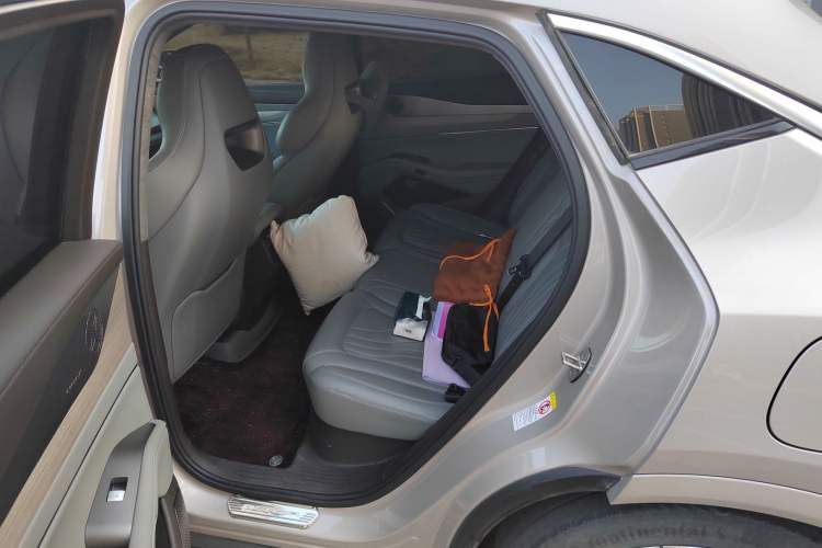 Used Denza N7 2023 Long-Range Performance Max Edition Left Rear Seat