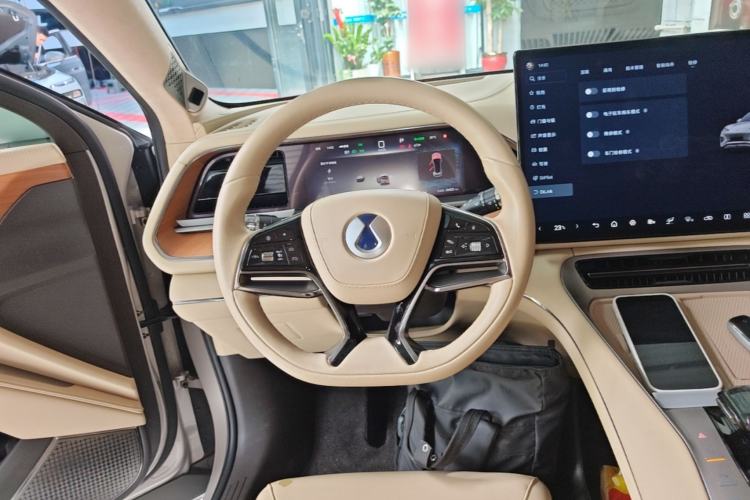 Used Denza N7 2023 Long-Range Performance Max Edition Steering Wheel