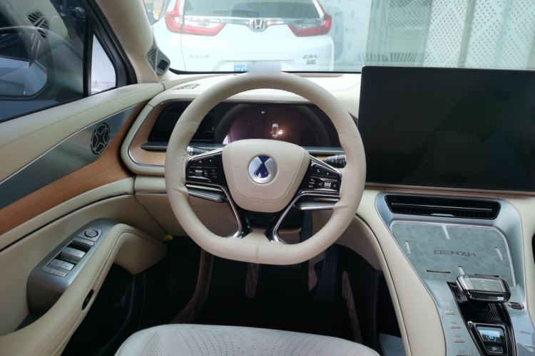 Used Denza N7 2023 with Ultra-Long Range Steering Wheel