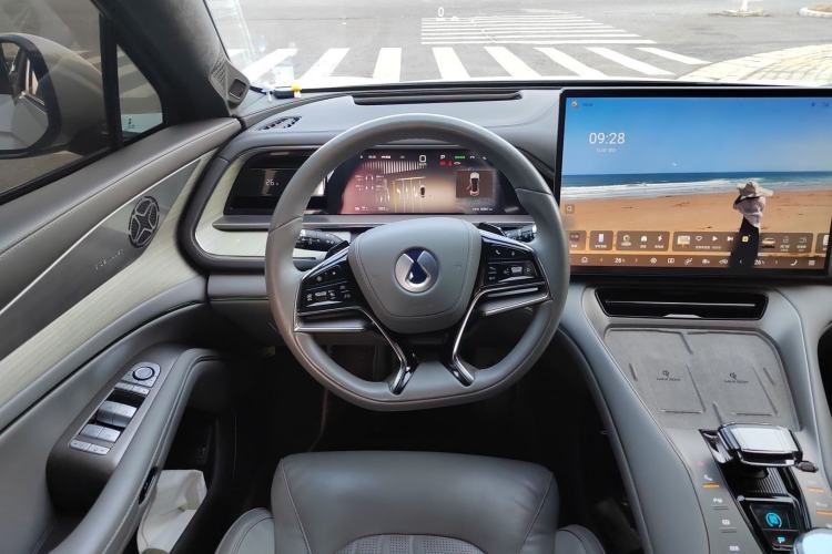 Used Denza N7 2023 Long-Range Performance Max Edition Steering Wheel