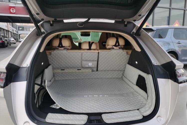 Used Denza N7 2023 with Ultra-Long Range Trunk