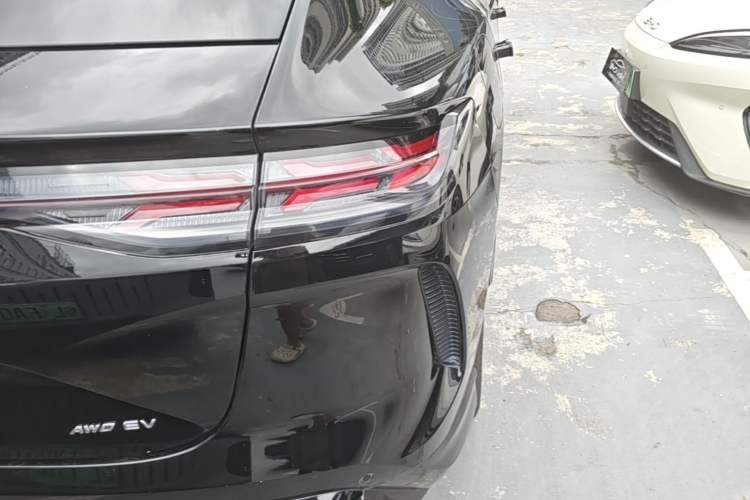 Used Denza N7 2024 630 All-Wheel Drive Intelligent Driving Max Edition Right Rear Taillight
