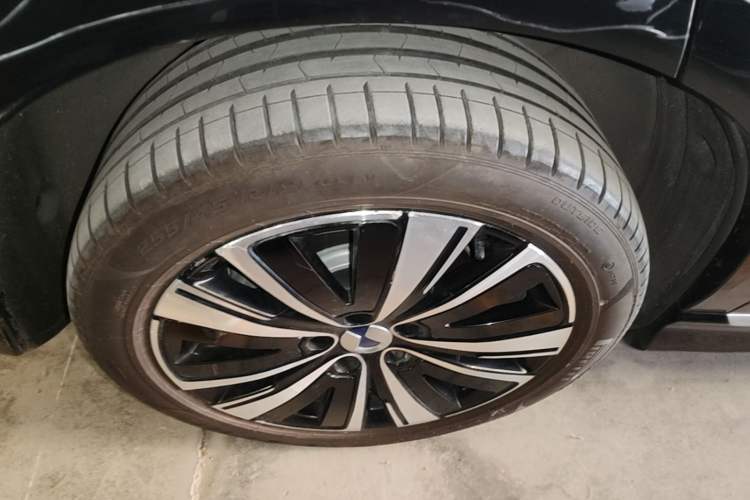 Used Denza N7 2024 702 Smart Drive Pro Edition Right Rear Wheel Hub