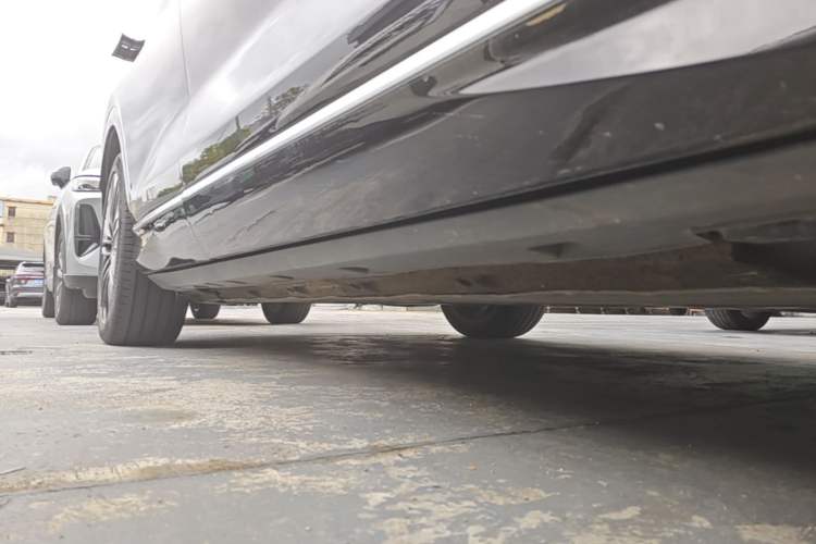Used Denza N7 2024 630 All-Wheel Drive Intelligent Driving Max Edition Right Side Sill