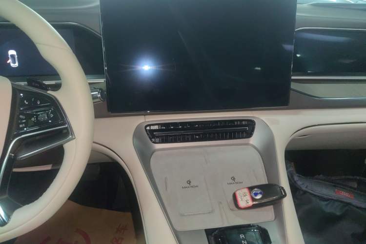 Used Denza N7 2024 630 All-Wheel Drive Intelligent Driving Ultra Version Audio And AC Panel