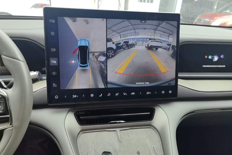 Used Denza N7 2024 630 All-Wheel Drive Intelligent Driving Max Edition Audio And AC Panel