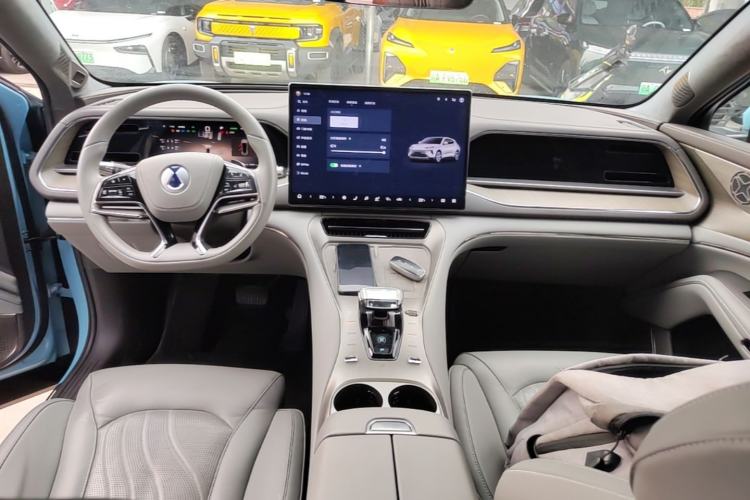 Used Denza N7 2024 630 All-Wheel Drive Intelligent Driving Ultra Version Center Console