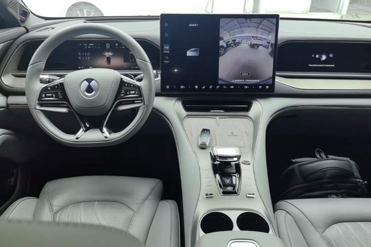 Used Denza N7 2024 630 All-Wheel Drive Intelligent Driving Max Edition Center Console