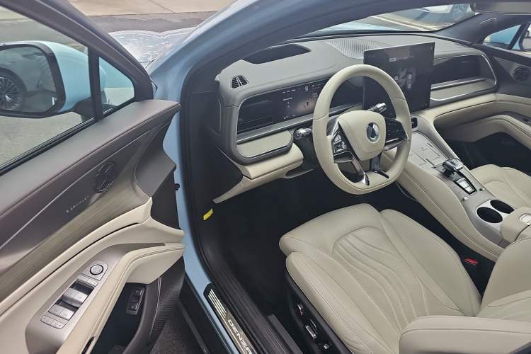 Used Denza N7 2024 630 All-Wheel Drive Intelligent Driving Ultra Version Driver Seat