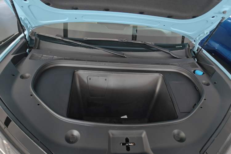 Used Denza N7 2024 630 All-Wheel Drive Intelligent Driving Ultra Version Engine Bay