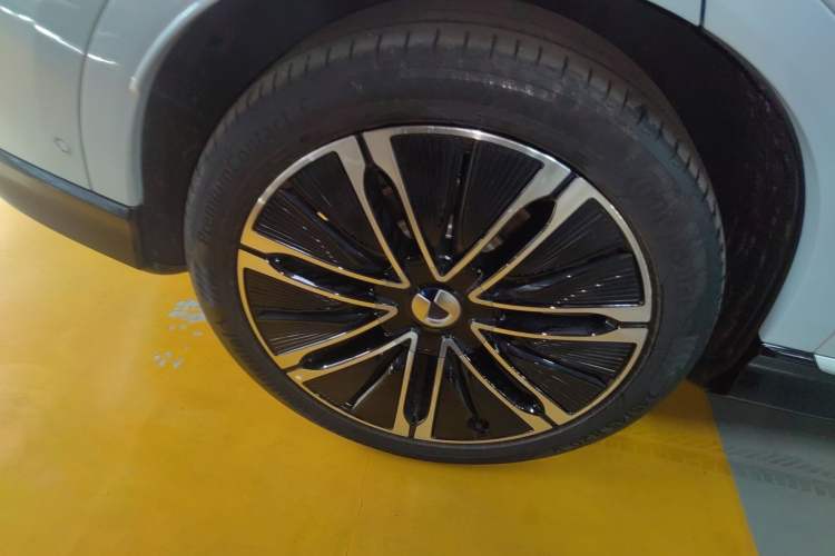 Used Denza N7 2024 630 All-Wheel Drive Intelligent Driving Max Edition Exterior 8