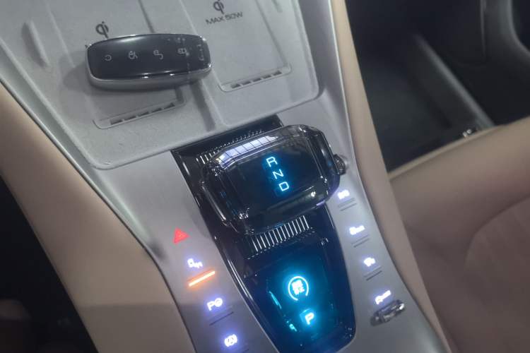 Used Denza N7 2024 630 All-Wheel Drive Intelligent Driving Max Edition Gear Lever