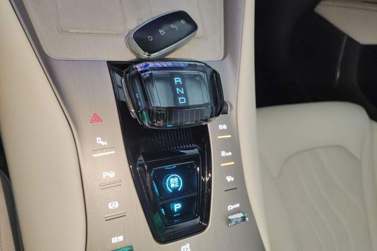 Used Denza N7 2024 630 All-Wheel Drive Intelligent Driving Max Edition Gear Lever
