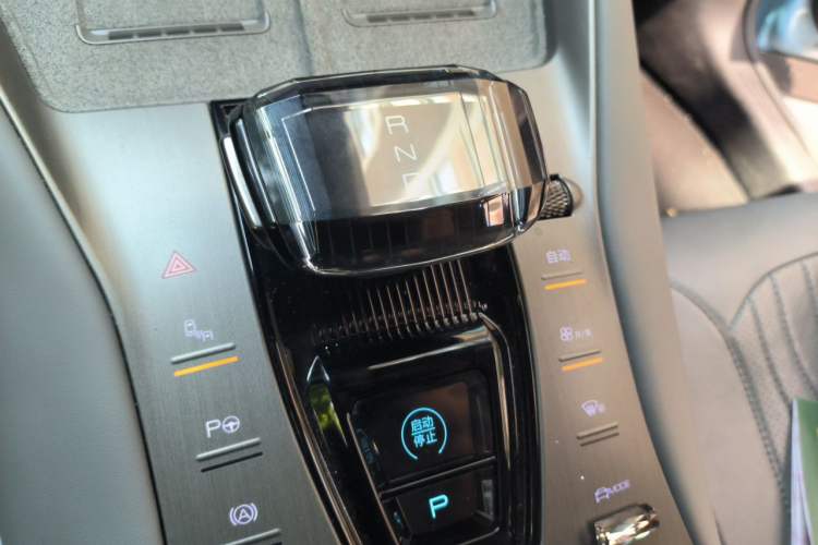 Used Denza N7 2024 550 Intelligent Driving Pro Edition Gear Lever