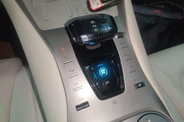 Used Denza N7 2024 630 All-Wheel Drive Intelligent Driving Ultra Version Gear Lever
