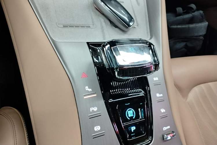 Used Denza N7 2024 630 All-Wheel Drive Intelligent Driving Max Edition Gear Lever