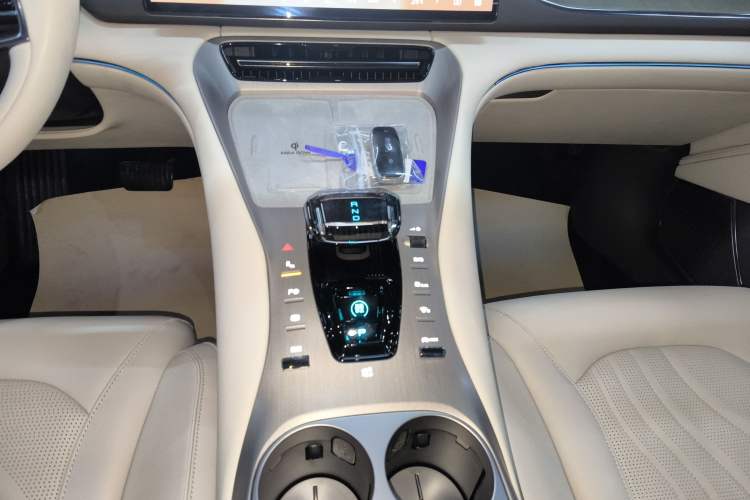 Used Denza N7 2024 630 All-Wheel Drive Intelligent Driving Max Edition Gear Lever