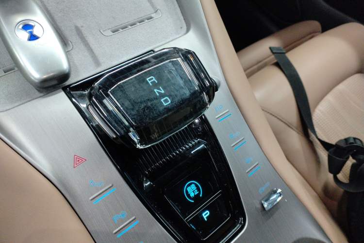 Used Denza N7 2024 630 All-Wheel Drive Intelligent Driving Max Edition Gear Lever